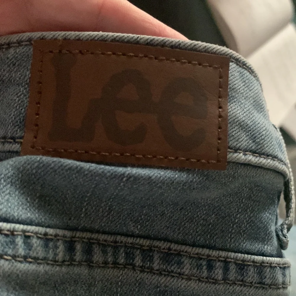 Plus size denim shorts - Picture 4 of 6